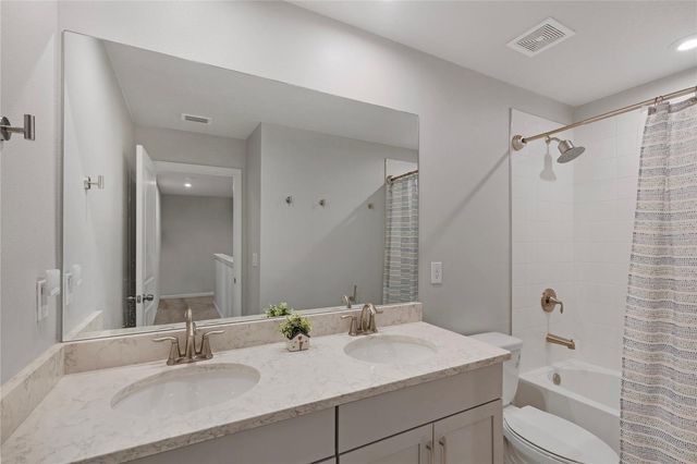 19431 MONARCH WIND WAY, Lutz, FL 33558