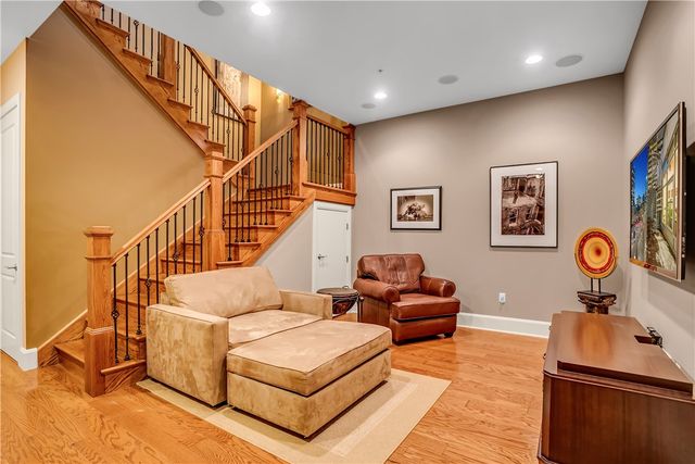 301 5th Av 702-602, Downtown Pgh, PA 15222
