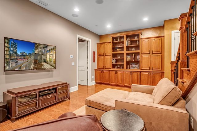 301 5th Av 702-602, Downtown Pgh, PA 15222