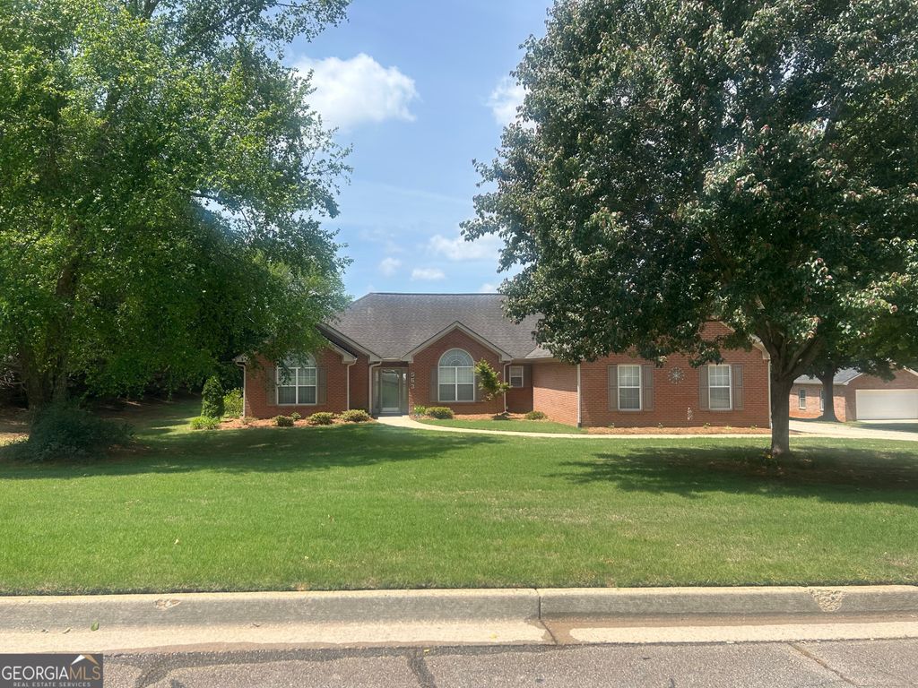 563 Heathmoor Drive, Mcdonough, GA 30252