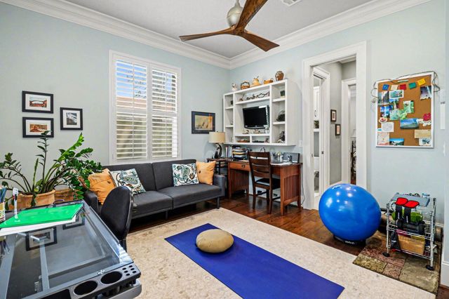 9507 Meadowglen Lane, Houston, TX 77063