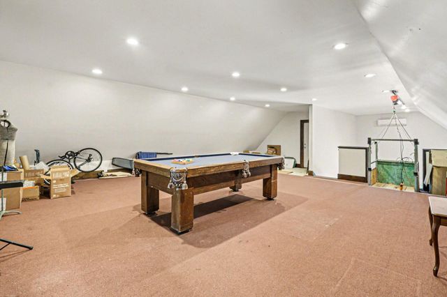 9507 Meadowglen Lane, Houston, TX 77063