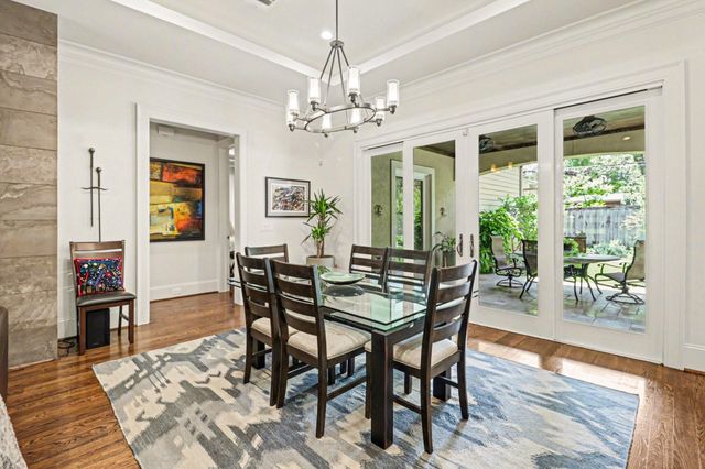 9507 Meadowglen Lane, Houston, TX 77063