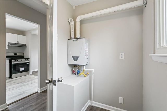 1239 24th ST, Newport News, VA 23607