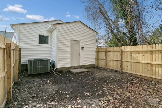 1239 24th ST, Newport News, VA 23607