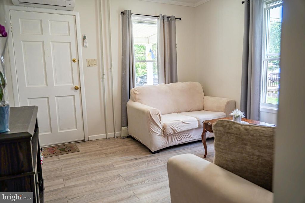 211 PARK AVE, Jenkintown, PA 19046