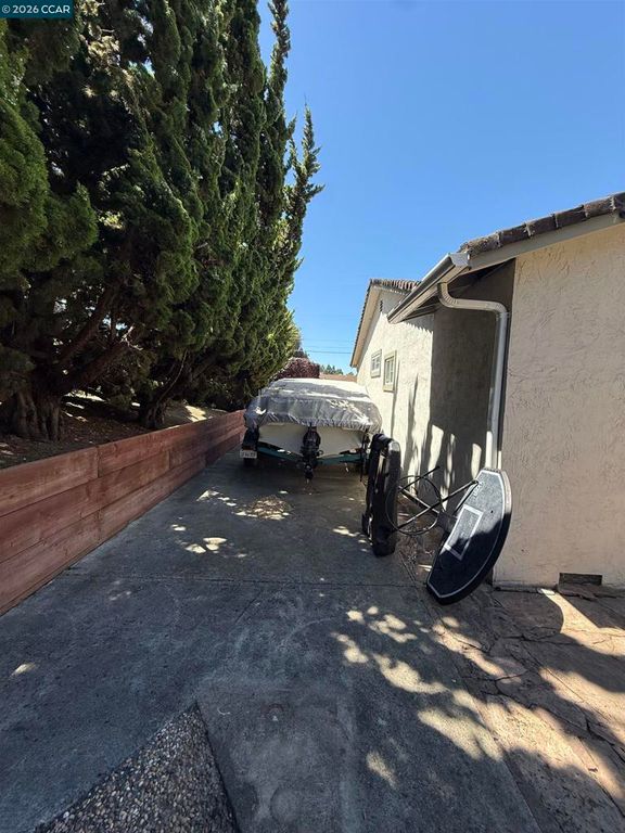 Image 27 of property listing at 2626 Shamrock Dr, San Pablo, CA 94806
