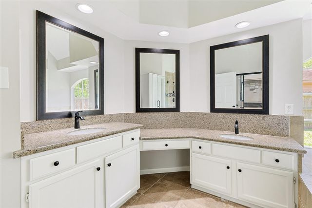 1531 Alderwood Drive, Sugar Land, TX 77479