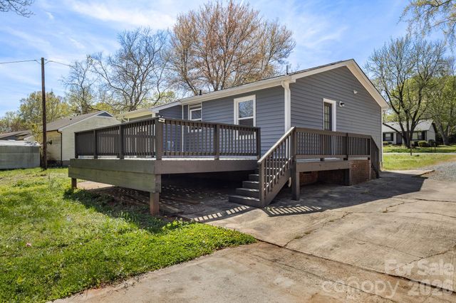 8410 Clear Meadow Lane, Charlotte, NC 28227