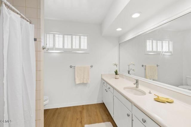 5411 Tyrone Avenue 202, Sherman Oaks, CA 91401