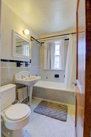 1572 Massachusetts Avenue 41, Cambridge, MA 02138