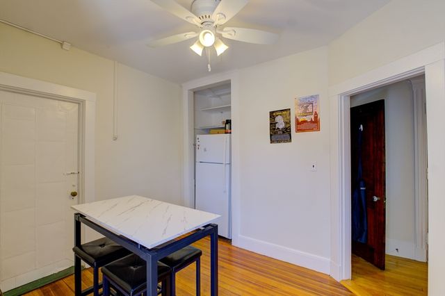 1572 Massachusetts Avenue 41, Cambridge, MA 02138