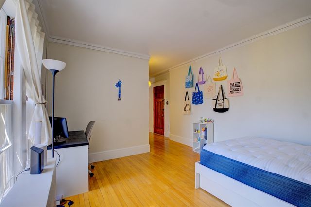 1572 Massachusetts Avenue 41, Cambridge, MA 02138