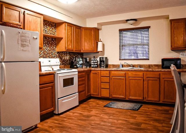 4551 GROVE HILL RIVER RD, Shenandoah, VA 22849