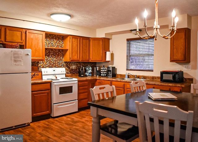 4551 GROVE HILL RIVER RD, Shenandoah, VA 22849