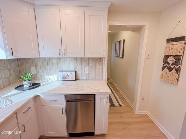 5249 Clover Lane, Toledo, OH 43623