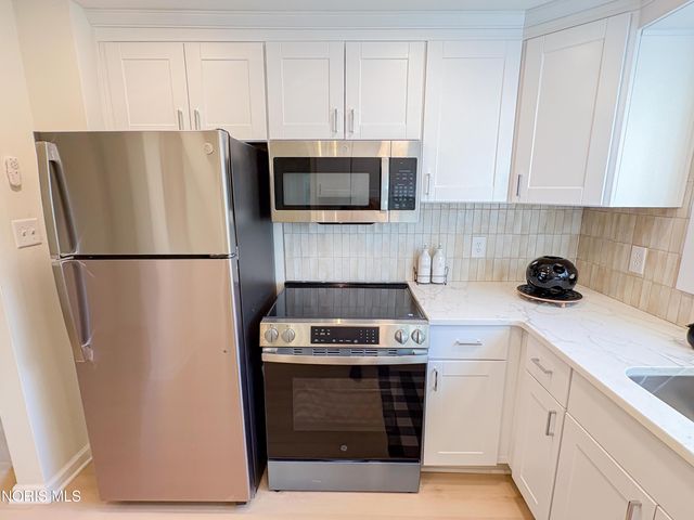 5249 Clover Lane, Toledo, OH 43623