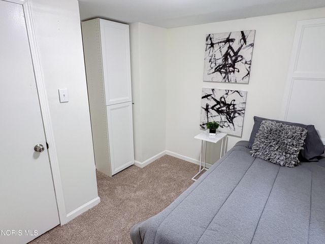 5249 Clover Lane, Toledo, OH 43623