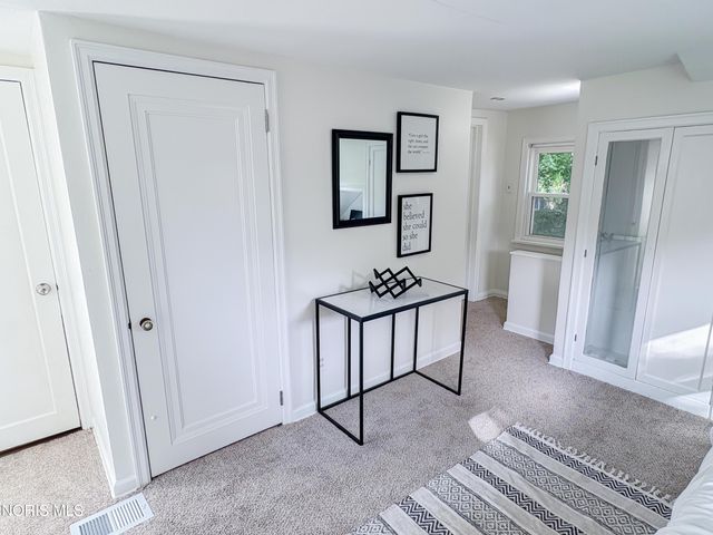 5249 Clover Lane, Toledo, OH 43623