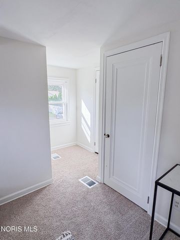 5249 Clover Lane, Toledo, OH 43623
