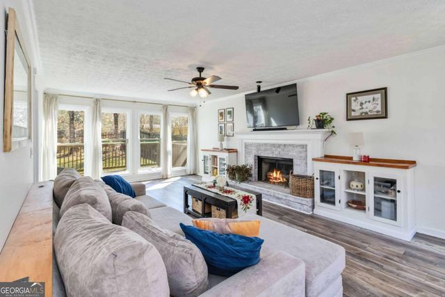 810 Hounds Ridge Court, Lawrenceville, GA 30043