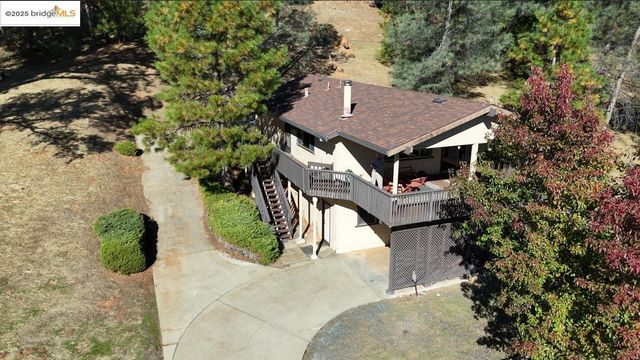 20386 Pine Mountain Dr., Groveland, CA 95321