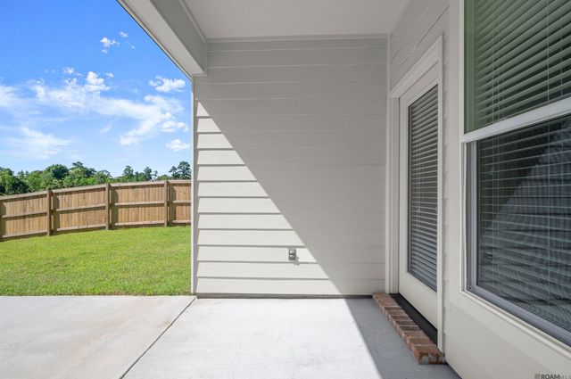 9674 Brookfield Ave, Denham Springs, LA 70726