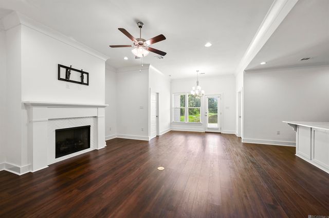 9674 Brookfield Ave, Denham Springs, LA 70726