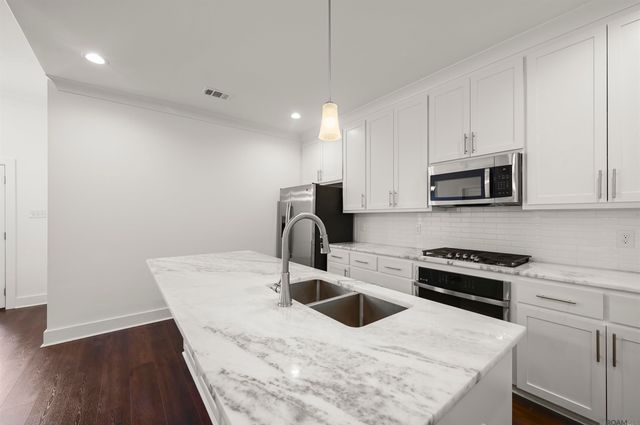 9674 Brookfield Ave, Denham Springs, LA 70726