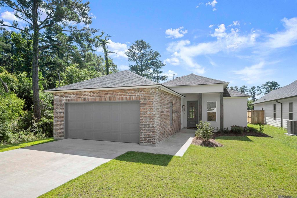 9674 Brookfield Ave, Denham Springs, LA 70726