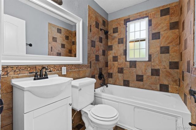 1461 E 95th Avenue, Thornton, CO 80229