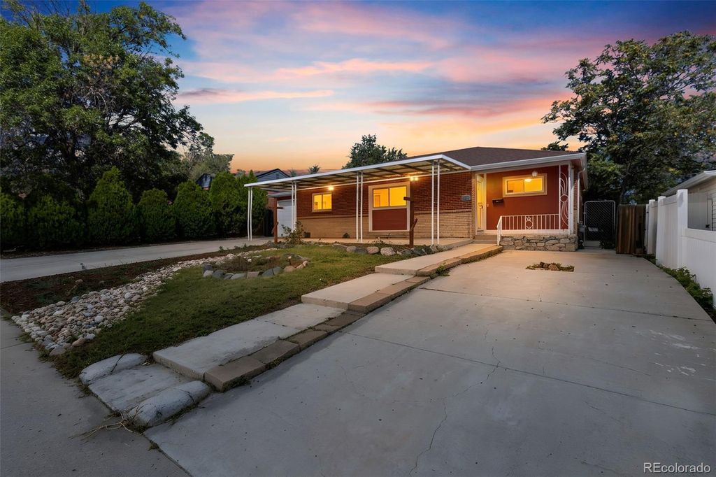 1461 E 95th Avenue, Thornton, CO 80229