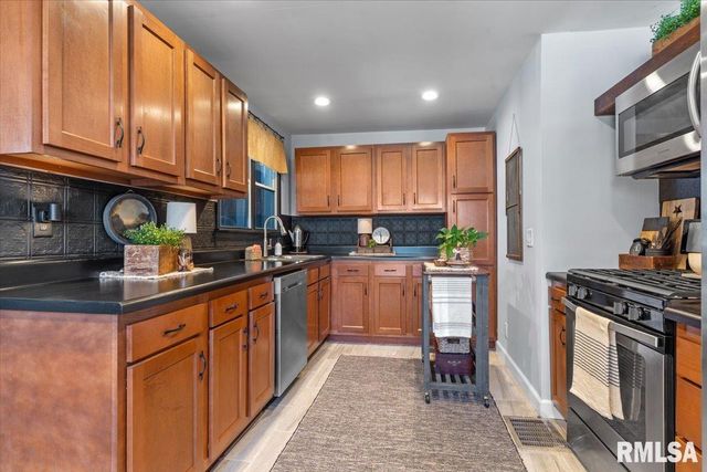 1425 W EDWARDS Street, Springfield, IL 62704