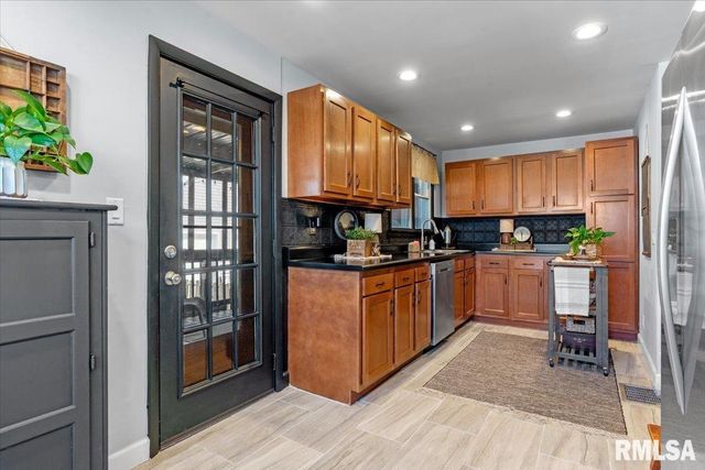 1425 W EDWARDS Street, Springfield, IL 62704