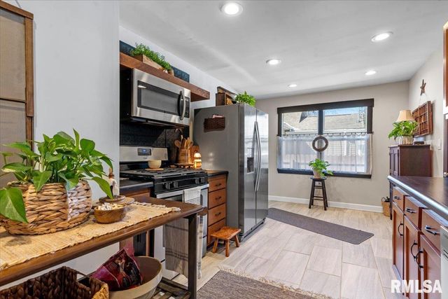 1425 W EDWARDS Street, Springfield, IL 62704