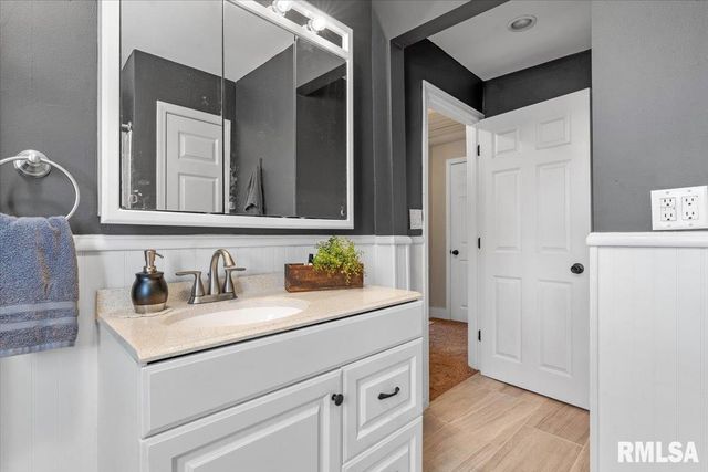 1425 W EDWARDS Street, Springfield, IL 62704