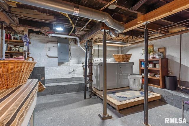 1425 W EDWARDS Street, Springfield, IL 62704