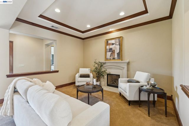 2402 Silver Oaks Ln, Pleasanton, CA 94566