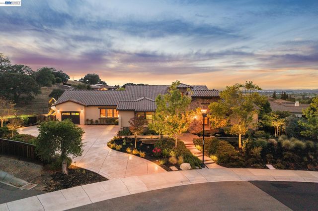 2402 Silver Oaks Ln, Pleasanton, CA 94566