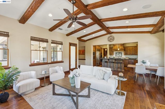 2402 Silver Oaks Ln, Pleasanton, CA 94566