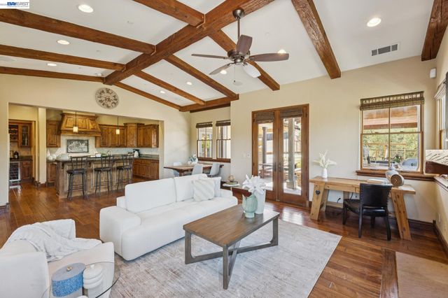 2402 Silver Oaks Ln, Pleasanton, CA 94566
