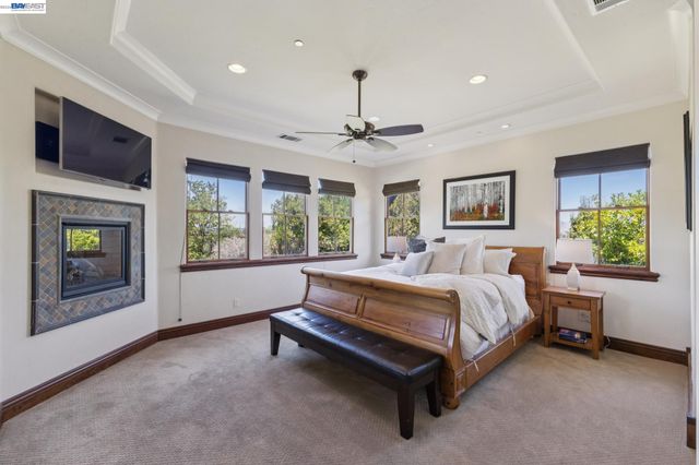 2402 Silver Oaks Ln, Pleasanton, CA 94566