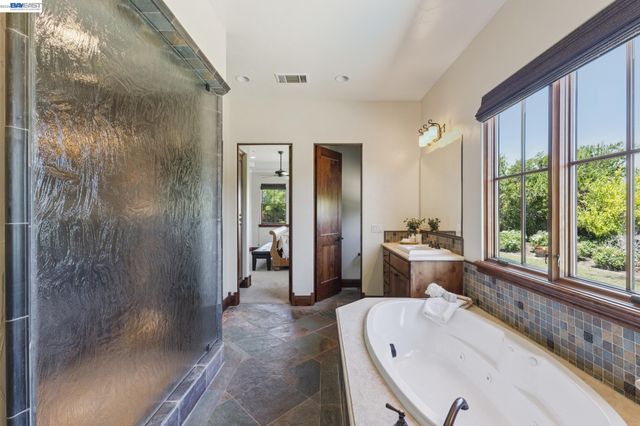 2402 Silver Oaks Ln, Pleasanton, CA 94566