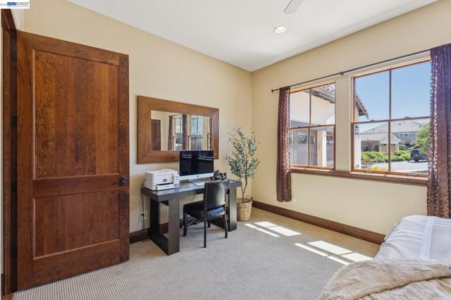 2402 Silver Oaks Ln, Pleasanton, CA 94566