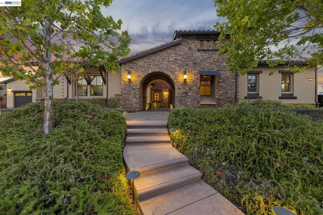 2402 Silver Oaks Ln, Pleasanton, CA 94566