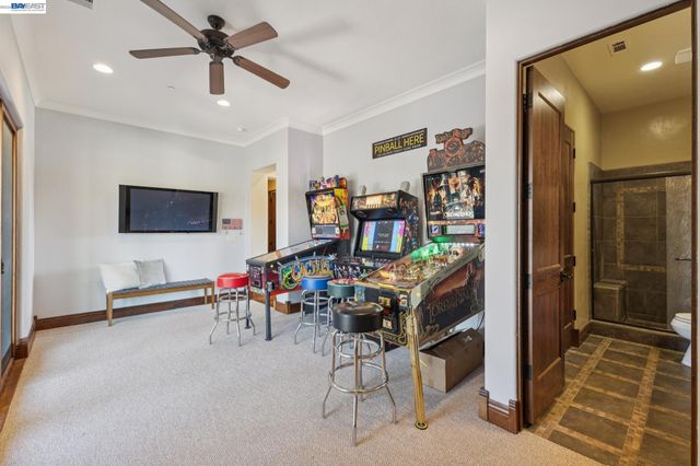 2402 Silver Oaks Ln, Pleasanton, CA 94566