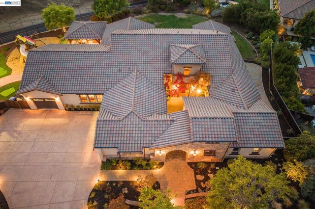 2402 Silver Oaks Ln, Pleasanton, CA 94566