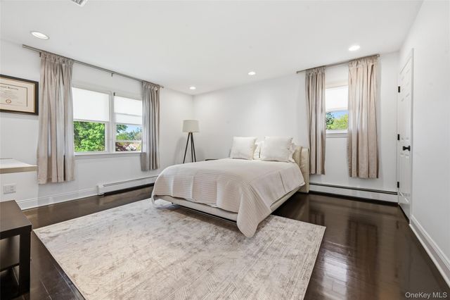 35 Elm Drive, East Hills, NY 11576