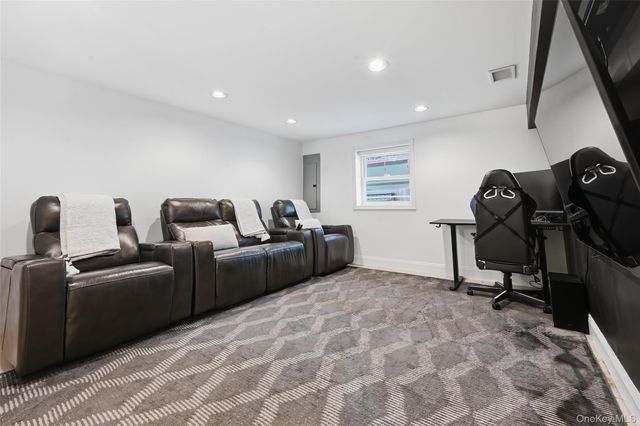 35 Elm Drive, East Hills, NY 11576