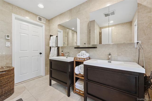 35 Elm Drive, East Hills, NY 11576